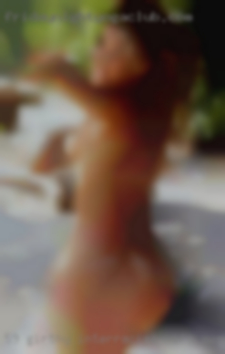 5'9, girthy, sensual interracial wife swapping kisser.